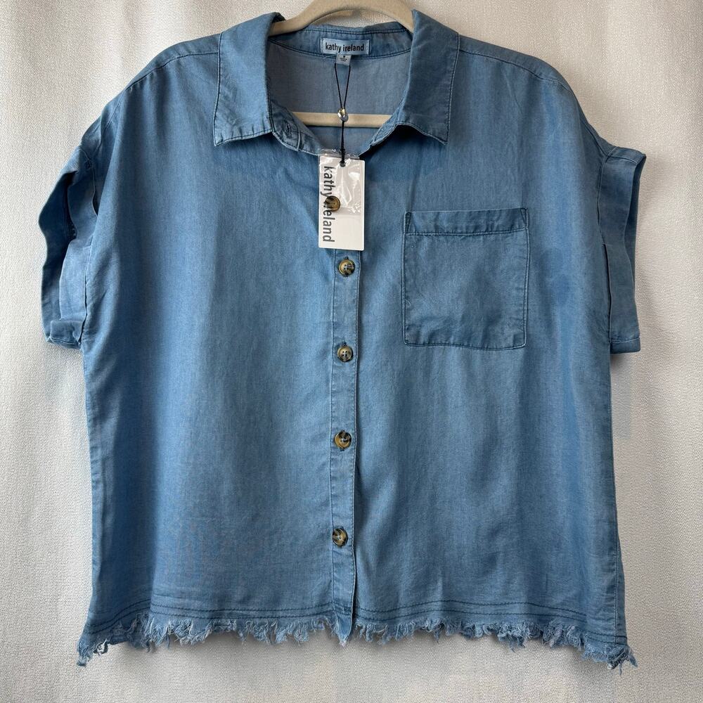 Kathy Ireland Cropped Chambray with Raw Frayed Hem and Pocket Shirt Size Med